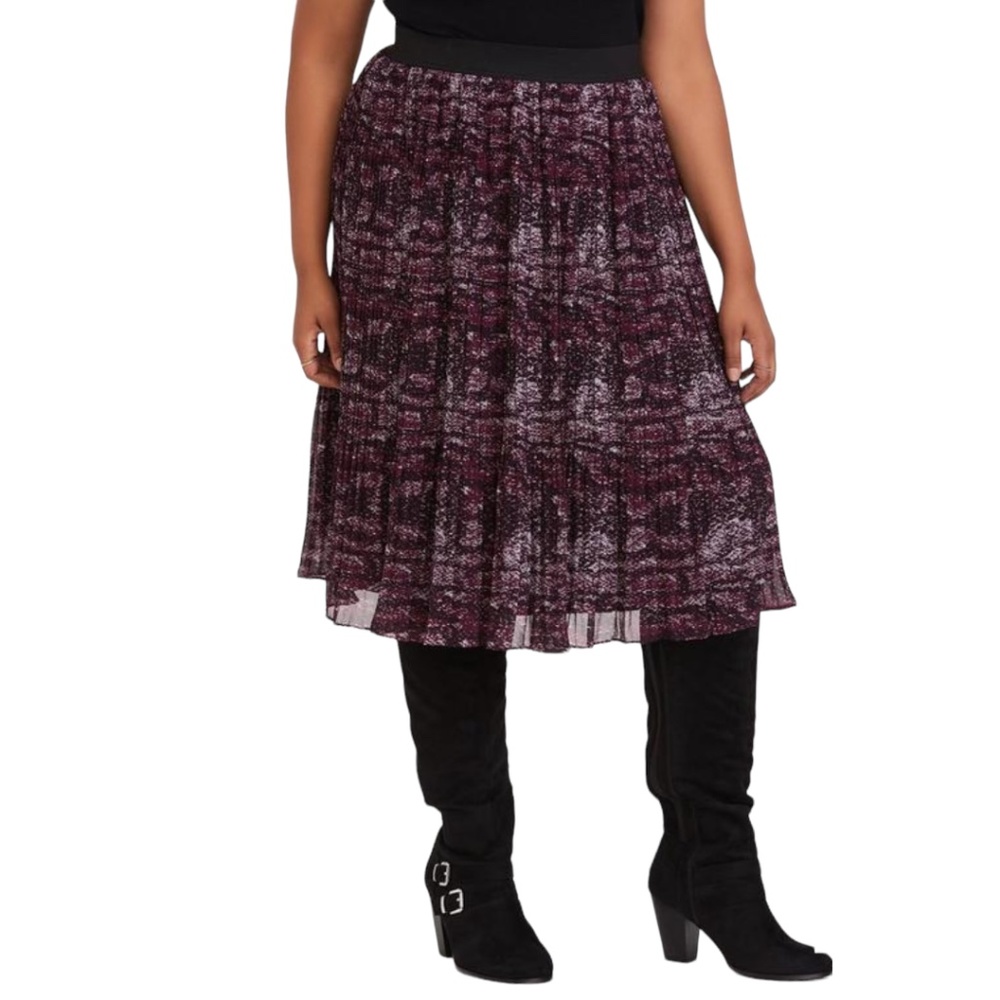 NWT Torrid Plus Midi Chiffon Pleated Skirt Size 0 (12) in Grey Purple Snake